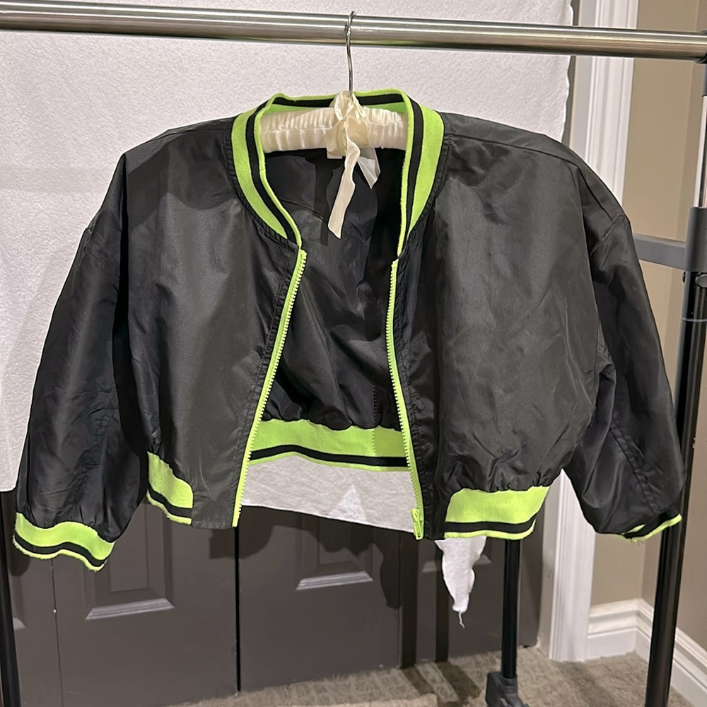 Medium Cropped wind breaker. Black and lime green